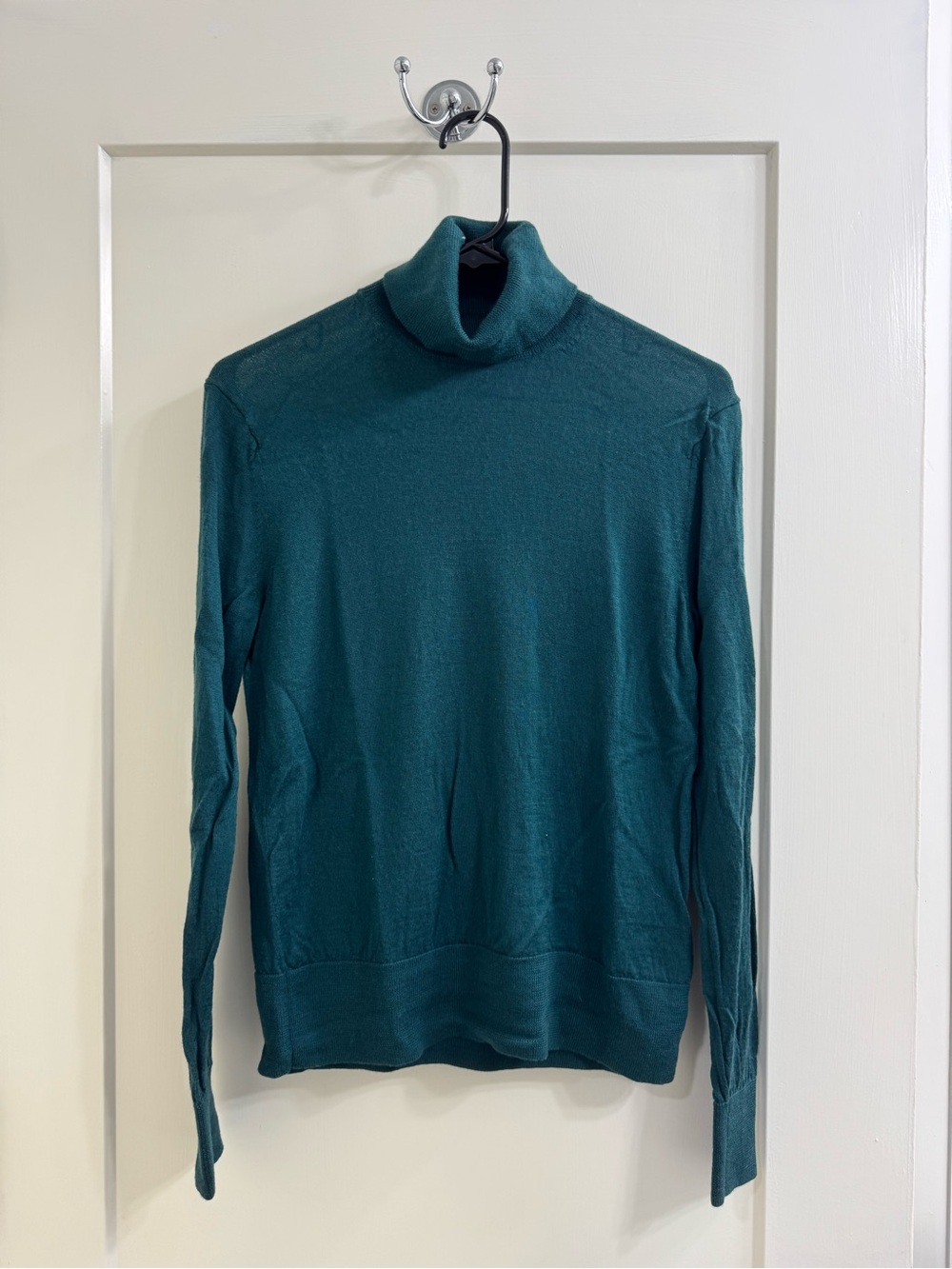 Brooks Brothers women’s green merino wool turtleneck